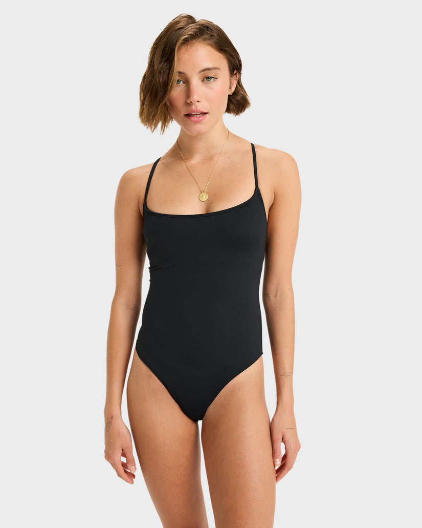 Womens Beach Classics Strappy One Piece Swimsuit